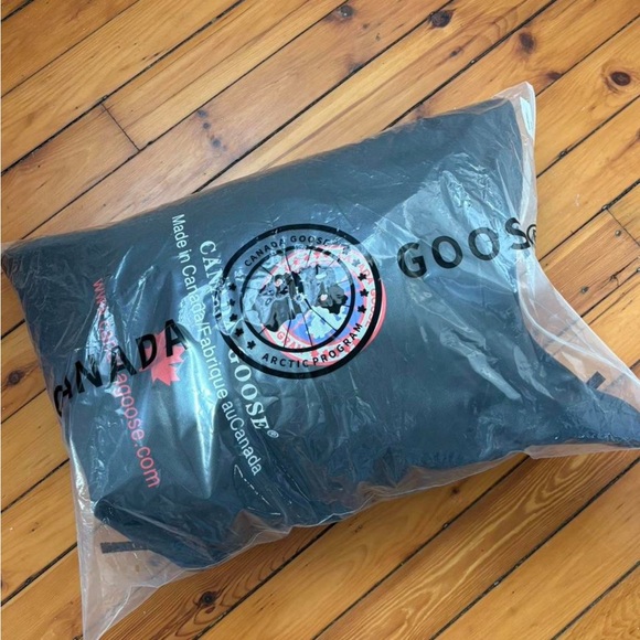 Canada Goose Jacket - Picture 8 of 8